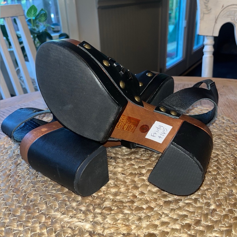 Kelsi Dagger Brooklyn Friday Black Leather Platform sandal size 6 - Picture 9 of 9